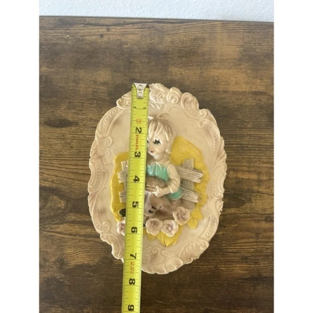 Vintage Oval‎ Molded 3D Wall Hanging Decor Plaque Hand Painted RARE Backside